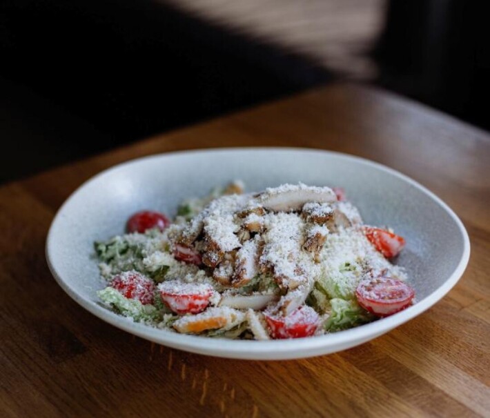 Салат «Цезарь с цыпленком»