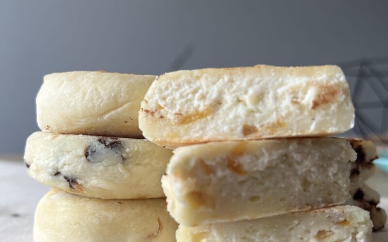 Сырники кокосовые с абрикосом