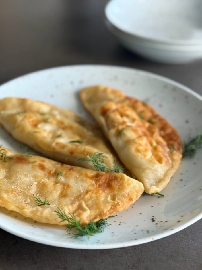 Чебуреки из свинины и курицы