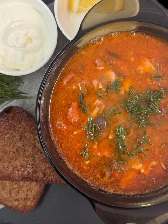 Солянка с копченостями