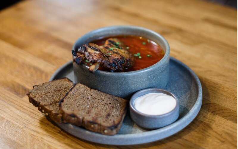 Борщ с рёбрышком