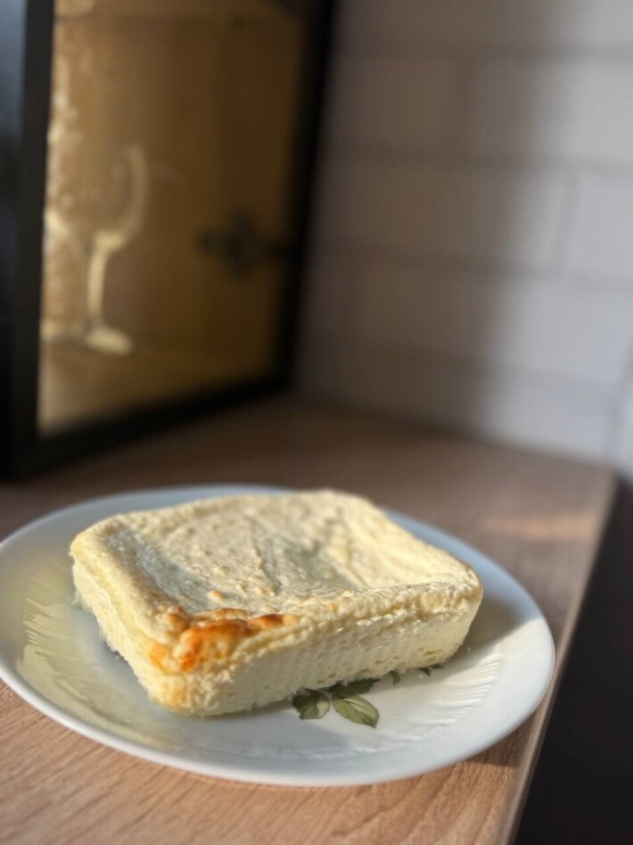 Пудинг творожный с изюмом