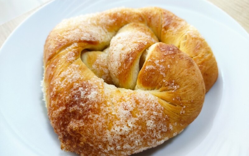 Крендель с сахаром