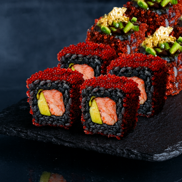 Блэк-ролл с золотом