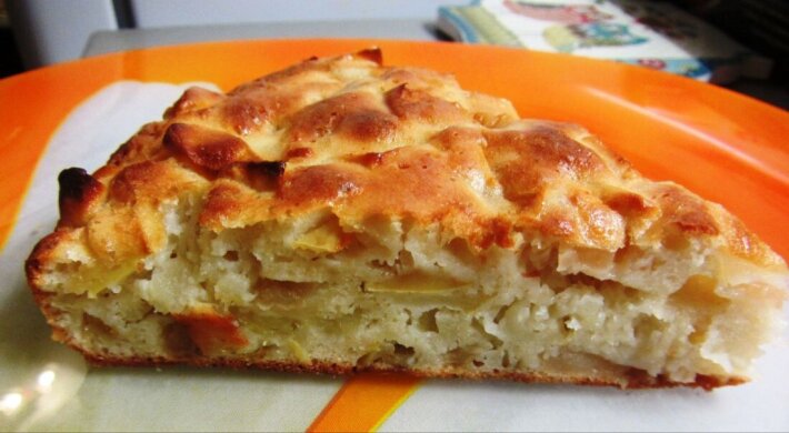 Шарлотка с яблоками