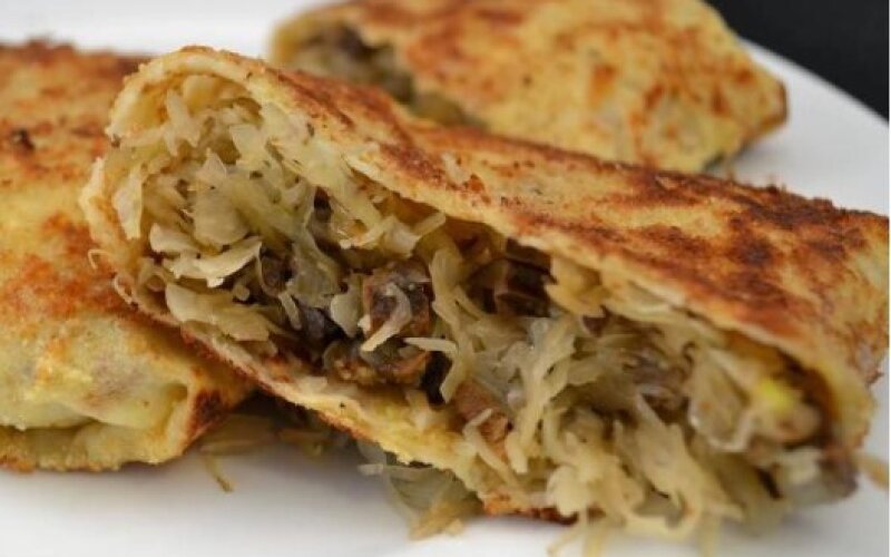 Блин с тушёной капустой