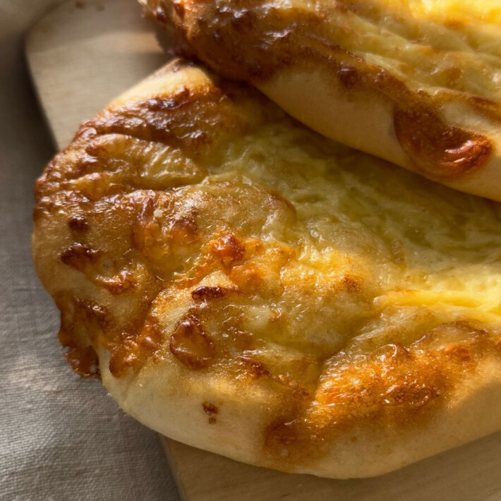 Сырная лепешка