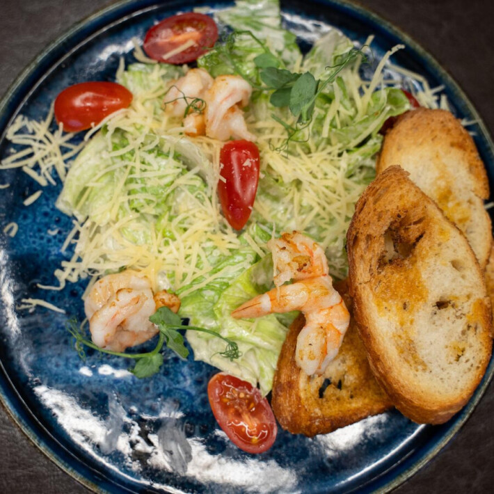 Салат «Цезарь» с креветками