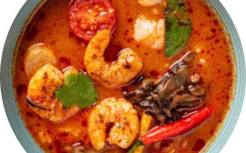 Королевский Том-ям с креветками и рисом
