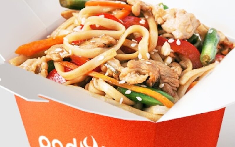 Свинина в кисло-сладком соусе с лапшой удон