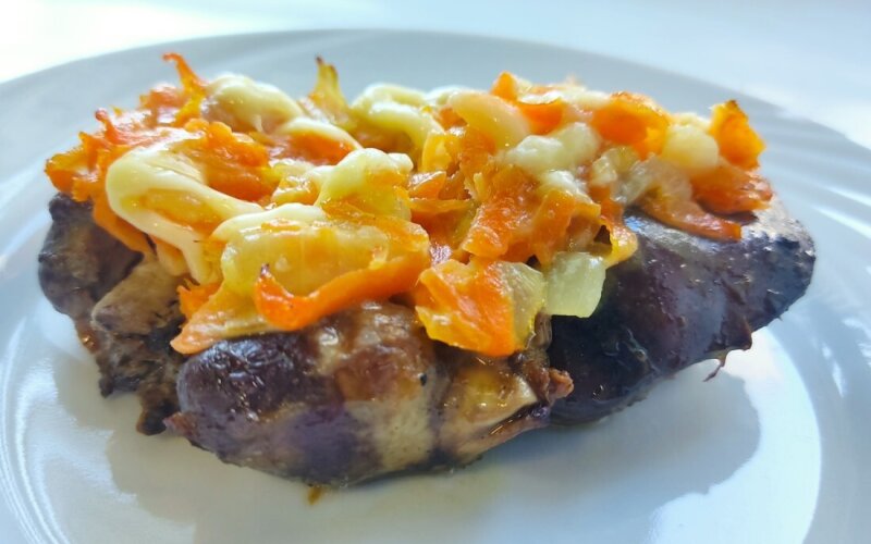 Куриные сердечко и печень жареные с луком