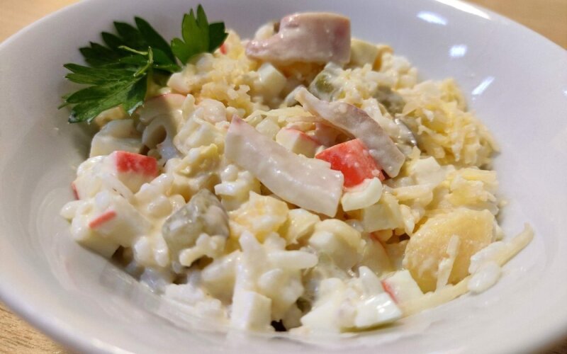 Салат «Кальмар с сыром»