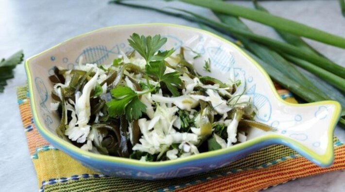 Салат с морской капустой