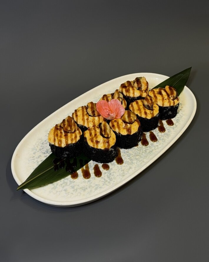 Запеченый ролл с мидиями