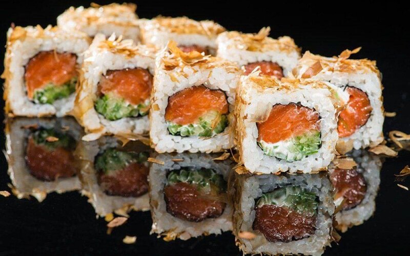 Ролл «Бонито сяке»