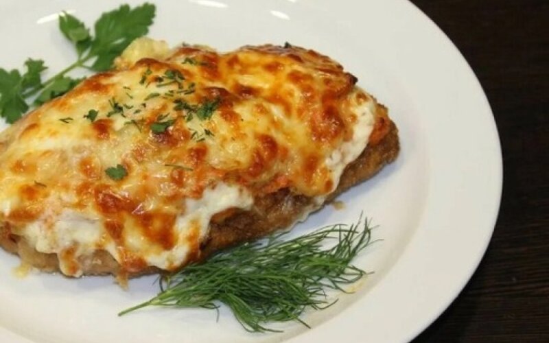 Филе птицы, запечённое с грибами