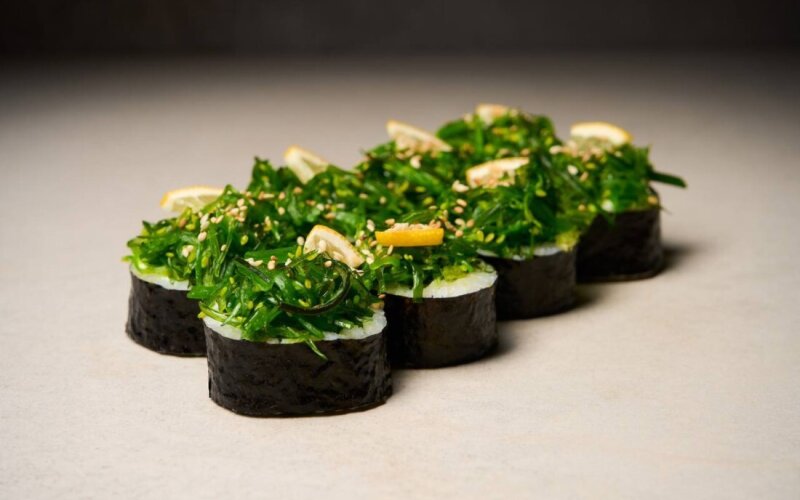 Ролл Чука-тартар