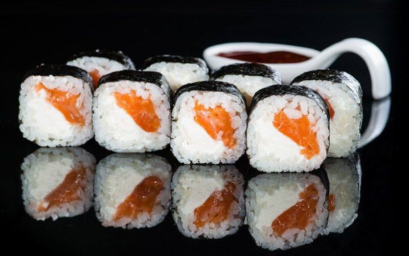 Ролл «Сяке уайт»