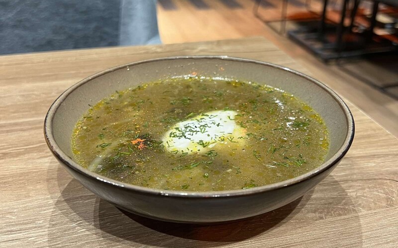 Суп перловый с грибами со сметаной