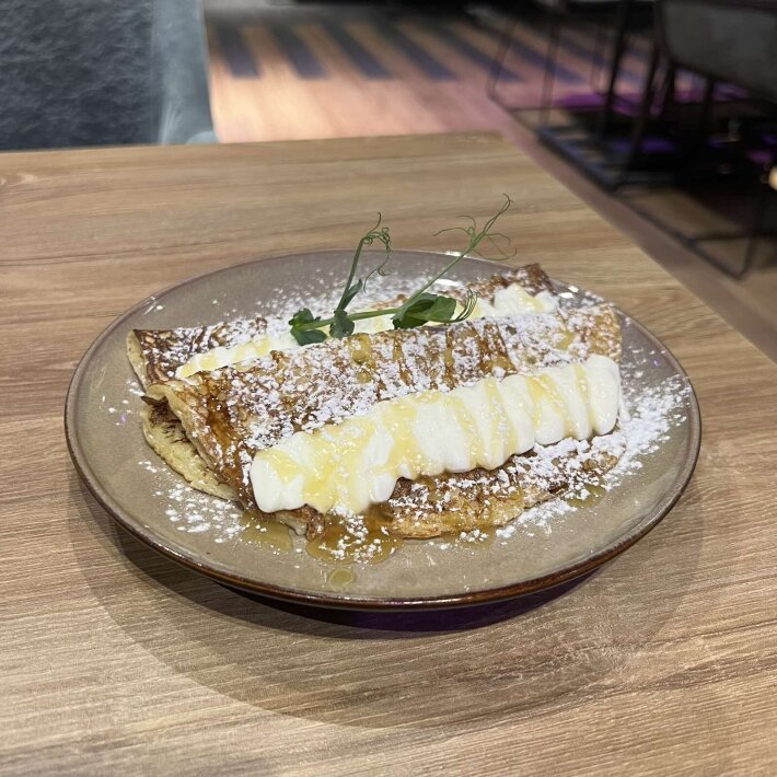 Десерт «Манники с творогом» со сметаной