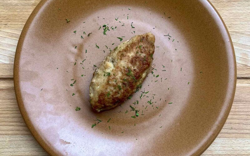 Котлета с грибами, фаршированная сыром Моцарелла