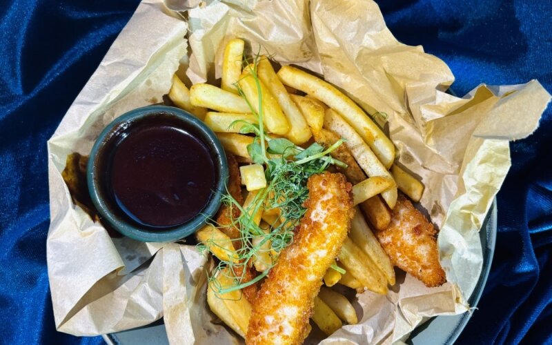 Стрипсы с фри (любят дети)