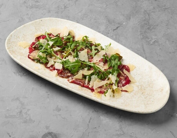 Карпаччо из говядины с пармезаном