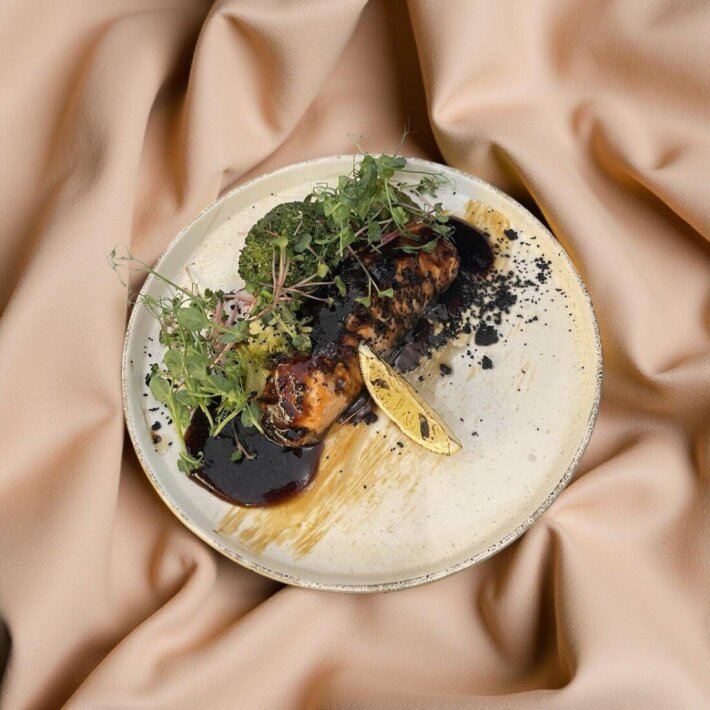 Филе красной рыбы с соусом унаги