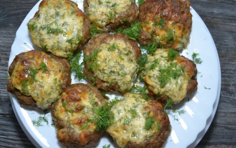 Котлета рыбная запечённая с яйцом под сыром