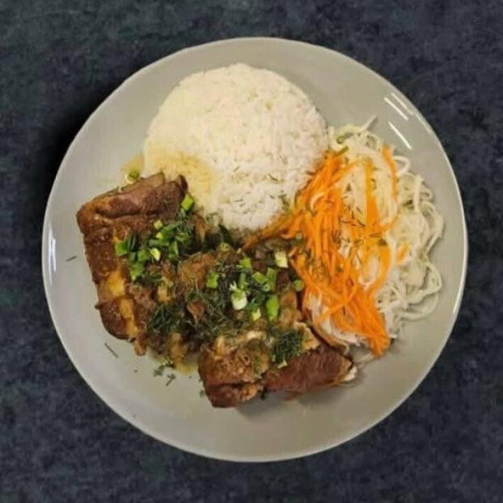 Рёбрышки с гарниром