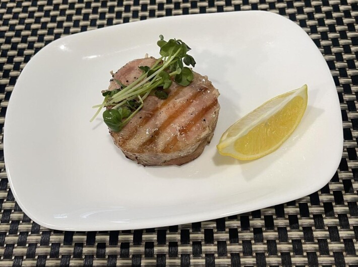Медальоны из тунца с лимоном