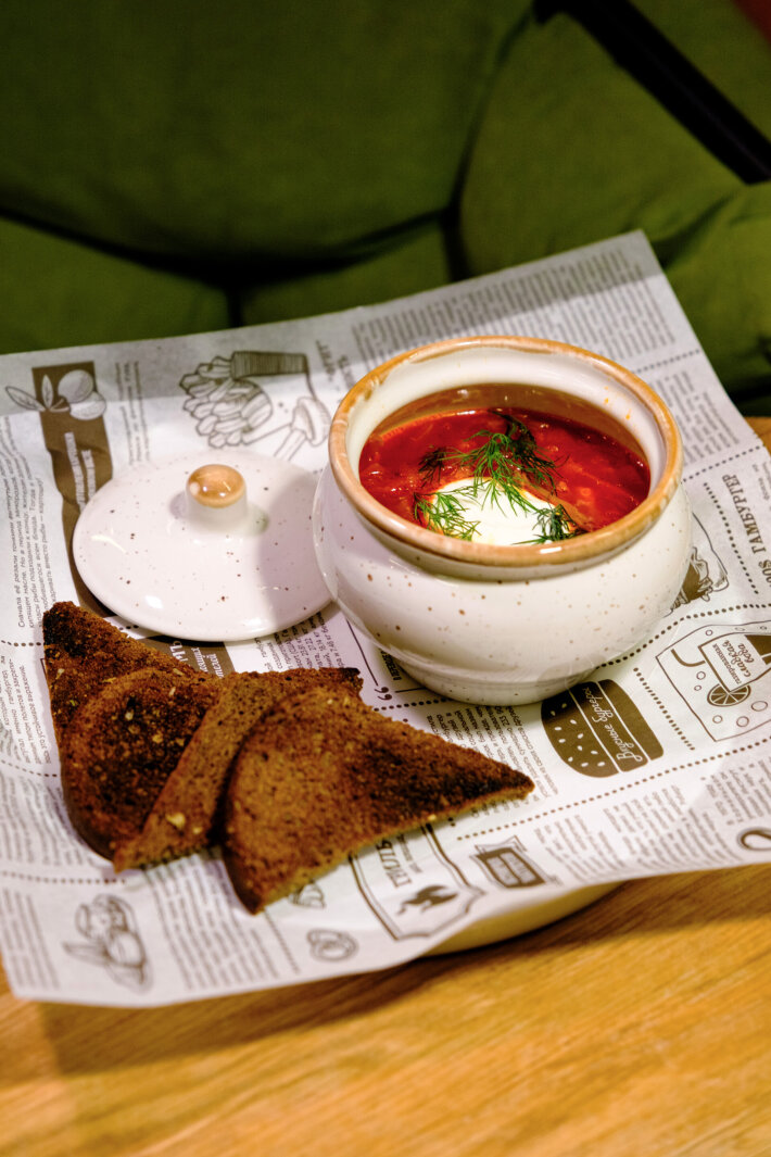 Борщ с томлёной говядиной