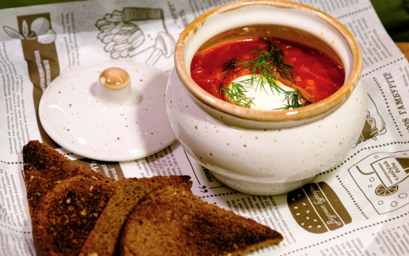 Борщ с томлёной говядиной