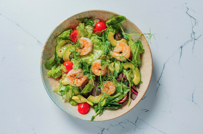 Салат с креветкой и авокадо