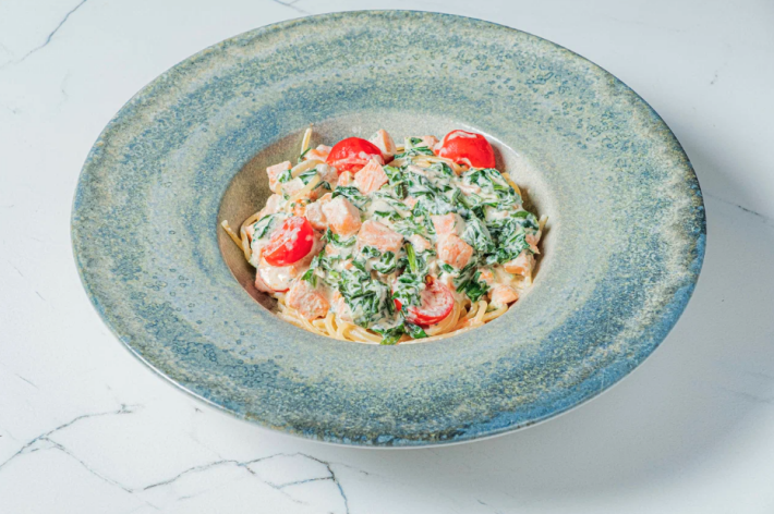 Паста с лососем и шпинатом