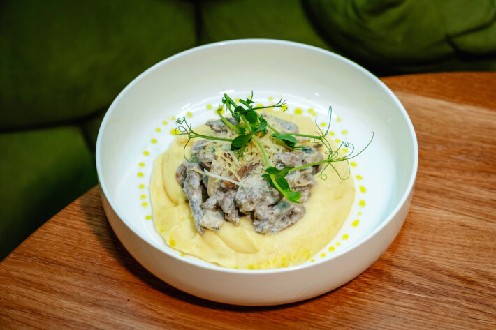 Бефстроганов с картофельным пюре