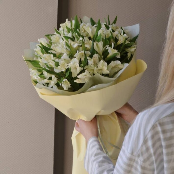 Букет из альстромерий