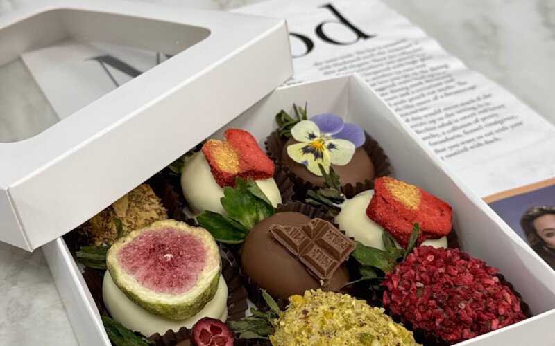 Набор из 9 ягод клубники в шоколаде