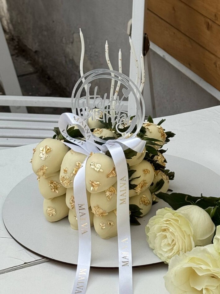 Торт из клубники в шоколаде