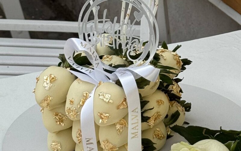 Торт из клубники в шоколаде