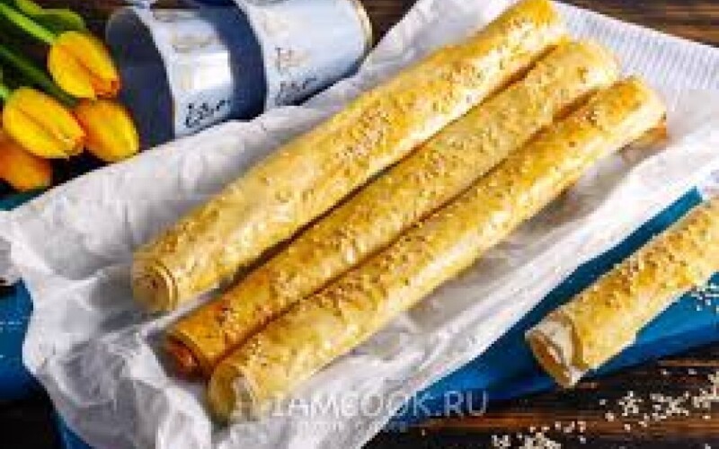 Роллини из теста фило с творогом и изюмом