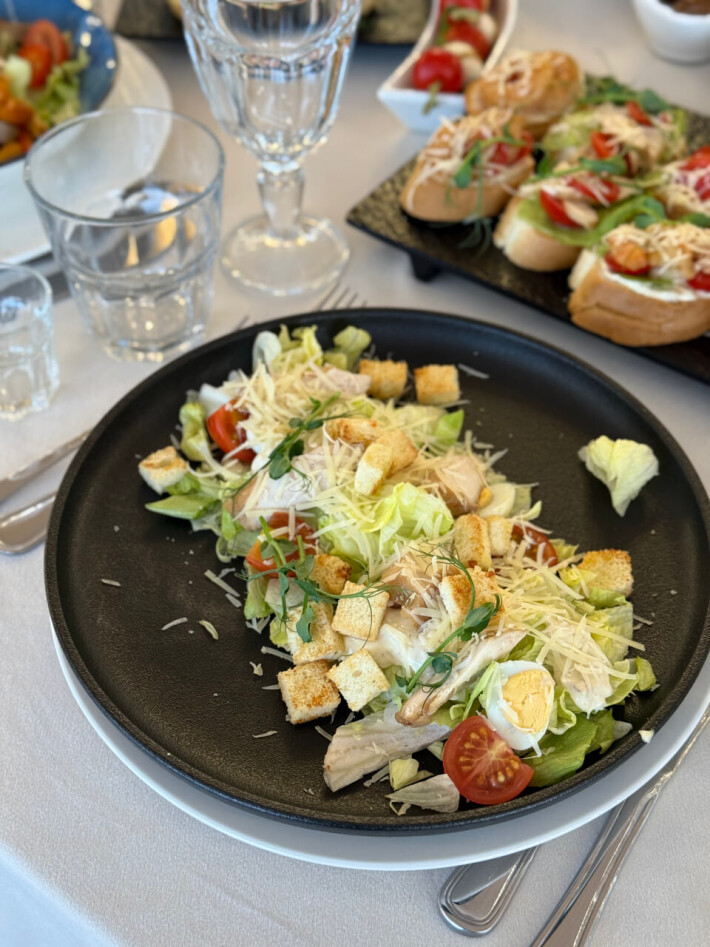 Салат «Цезарь» с курицей