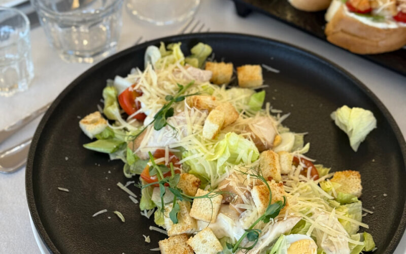 Салат «Цезарь» с курицей