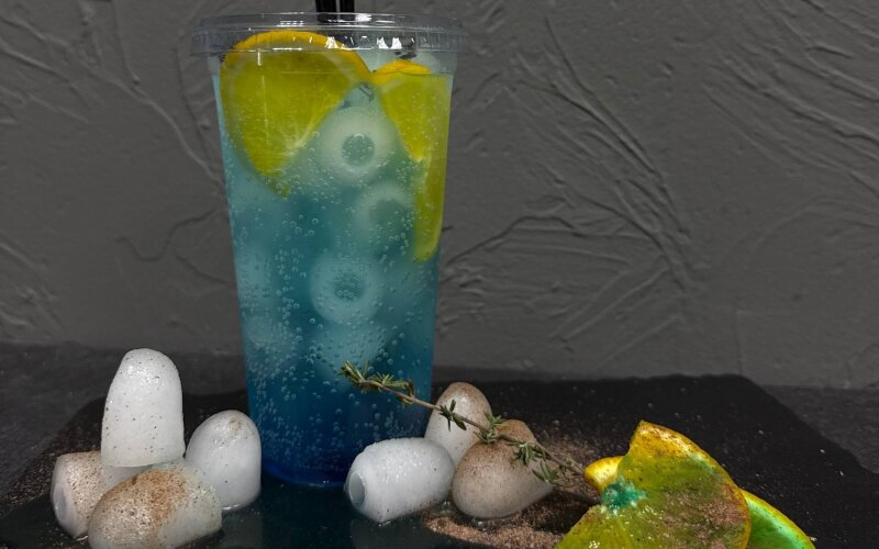 Коктейль «Голубая  лагуна»
