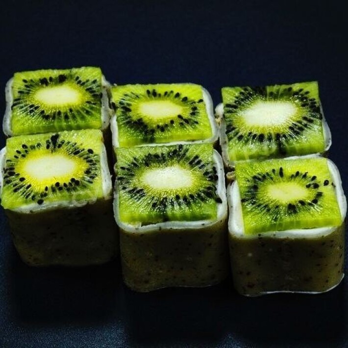 Ролл «Киви с креветками»