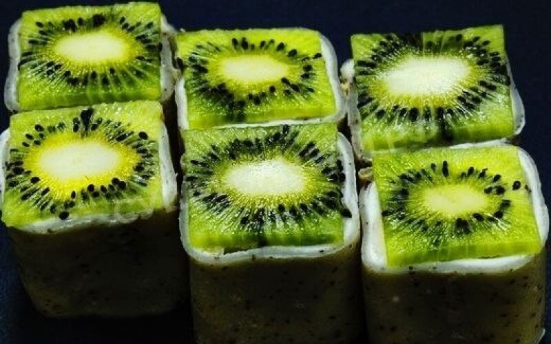 Ролл «Киви с креветками»