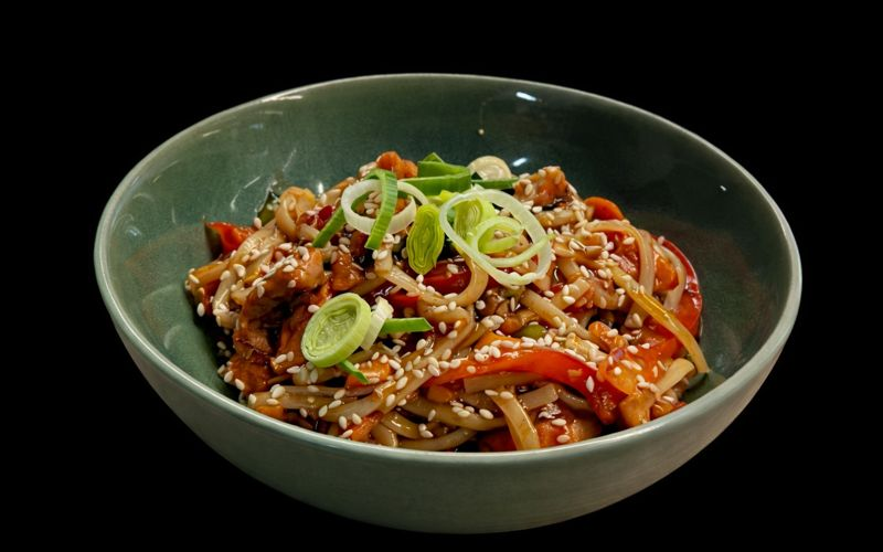 Лапша WOK с форелью