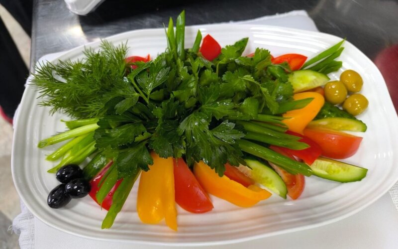 Овощная грядка с зеленью