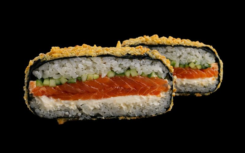Суши бургер с форелью слабосолёной