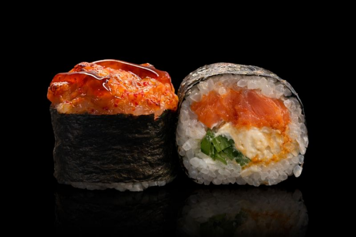 Запечённый маки с форелью слабосолёной и огурцом